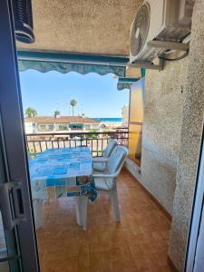 Balkón nebo terasa v ubytování Apartamento en la playa