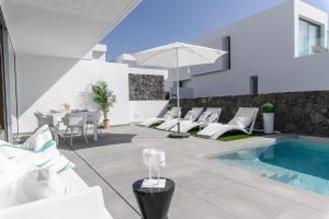 Bazén v ubytování Villa Moada Ocean Breeze nebo v jeho okolí