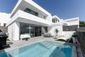 Bazén v ubytování Villa Moada Ocean Breeze nebo v jeho okolí
