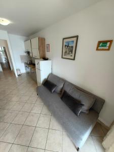 Kuchyňa alebo kuchynka v ubytovaní Žal Beach Apartments
