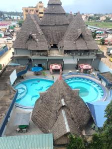Bazén v ubytování Lambada Holiday Resort Mombasa nebo v jeho okolí