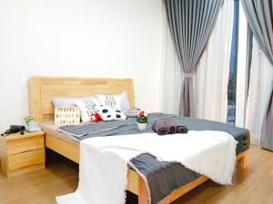 Postel nebo postele na pokoji v ubytování Medini LUXURY Suite, 3min to Legoland,3BR Netflix