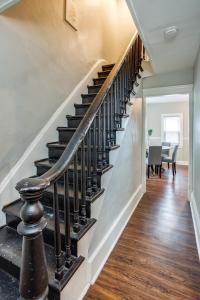 Foto sihtkohas Rochester asuva majutusasutuse 3BR Home with In-Unit Laundry, Parking, Sound Bar galeriist