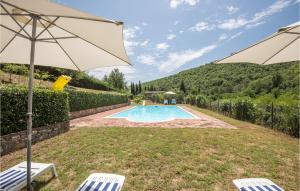 Hồ bơi trong/gần Awesome Home In Gaiole In Chianti With Heated Swimming Pool, Private Swimming Pool And 6 Bedrooms