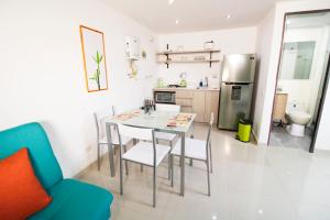 Kuchyň nebo kuchyňský kout v ubytování Loft moderno en El Poblado con vista y parqueadero Mio Lofts