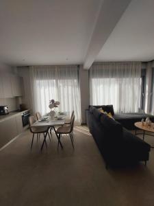 Khu vực ghế ngồi tại Aelia Suite Home