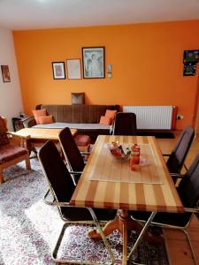 Restoran atau tempat makan lain di Zlatibor Apartman Tomic 542