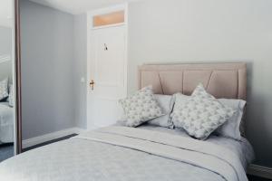 Afbeelding uit fotogalerij van Cottage Lawn Apartment in Enniskillen +27 foto's