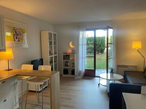 Zdjęcie z galerii obiektu Preciosa casa con jardín y piscina w mieście Bourg-Madame