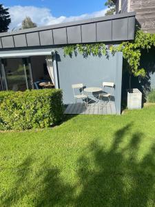 Galeriebild der Unterkunft Beautiful garden apartment with private patio and garden view in Dublin