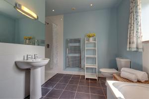 Koupelna v ubytování Wash House, Rookery Farm + 8 fotografií