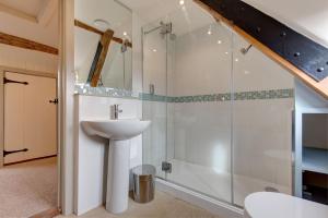 Koupelna v ubytování Garden Cottage + 10 fotografií