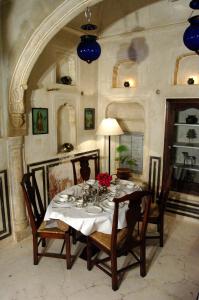 En restaurant eller et andet spisested på Hotel Chobdar Haveli