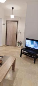 Телевизия и/или развлекателен център в Dimitra House Madouki Corfu