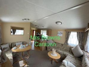 Gallery image of 6 Berth, pet friendly caravan with decking in Little Clacton