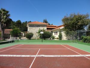 Tennis och/eller squashbanor vid eller i närheten av Agroturismo Quinta Dom José