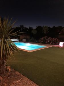 Bazén v ubytování Villa 3 chambres avec piscine privée nebo v jeho okolí