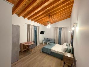 Μια τηλεόραση ή/και κέντρο ψυχαγωγίας στο Petra Nova Suites