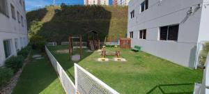 Ein Garten an der Unterkunft COPIA0102 - Condomínio Cores de Piatã