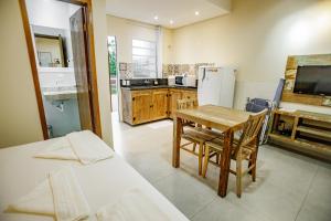 A cozinha ou cozinha compacta de Flats de Sumatra