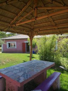 Κήπος έξω από το Villa Arcadie