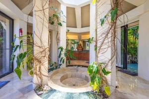 Φωτογραφία από το άλμπουμ του Waterfall House with Ocean Views in Haiku, Maui σε Huelo