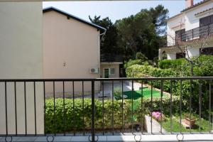 Vonkajšia záhrada v ubytovaní Apartments with WiFi Rovinj - 7144