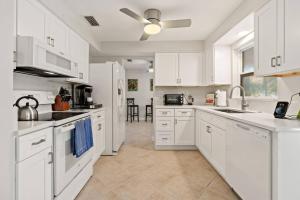 Gallery image of Boaters Bayshore Bungalow in Naples