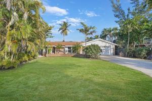 Gallery image of Boaters Bayshore Bungalow in Naples