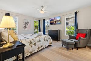 Gallery image of Boaters Bayshore Bungalow in Naples