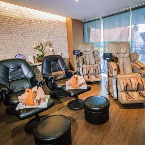 A seating area at Hotel XYZ