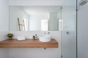 Surfs Up I Private Properties的一间浴室