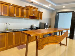 Küche/Küchenzeile in der Unterkunft Welcome You to Vung Tau 2 bedroon with Nice Sea View