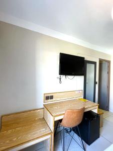 TV/trung tâm giải trí tại Hôtel Select - Réunion