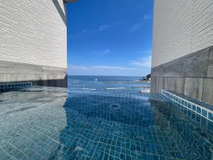 Bazén v ubytování Grandview Atami Private Hot Spring Condominium Hotel nebo v jeho okolí