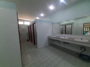 Koupelna v ubytování สถานตากอากาศบางปู สมุทปราการ Bang Pu Recreation Center Samut Prakan