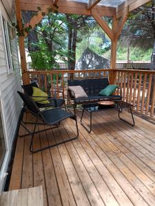 A balcony or terrace at The PineForest Cabin