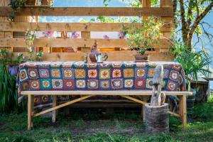 Een tuin van Guest House LALI
