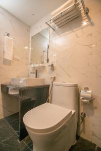 Vannituba majutusasutuses Hotel Black Diamond - Transit Point Inside Hotel