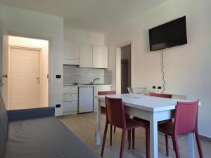Kuchyň nebo kuchyňský kout v ubytování Maresol Residence