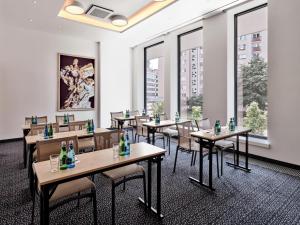 Reštaurácia alebo iné gastronomické zariadenie v ubytovaní Holiday Inn - Warsaw City Centre by IHG
