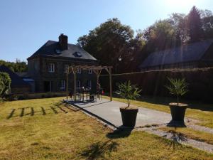 Κήπος έξω από το La Maison Des Sources ( wifi )