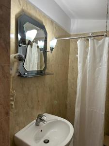 Kúpeľňa v ubytovaní Hotel Berati