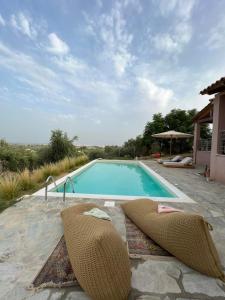 Bazén v ubytování DOBRINO TRADIZIO Peloponnese Villa nebo v jeho okolí