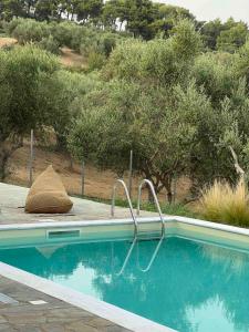 Bazén v ubytování DOBRINO TRADIZIO Peloponnese Villa nebo v jeho okolí
