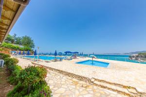 Πισίνα στο ή κοντά στο Luxury Villa 2
