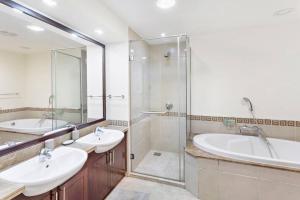 Koupelna v ubytování StoneTree - Fairmont South 2 BR - Beach Access
