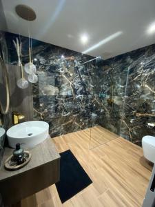 Kúpeľňa v ubytovaní Marsalforn luxurious Apartment
