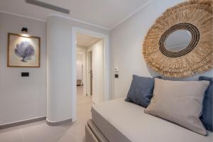 Ruang duduk di MEM Lodge and Suite