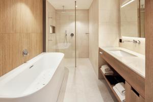 Koupelna v ubytování Van der Valk Hotel Sneek